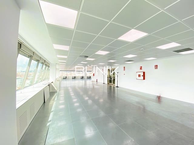 1 makuuhuone Toimisto vuokrattavana paikassa La Bordeta, Barcelona kaupunki mukana 
autotalli - 9 372 € (Ref: 9875406)