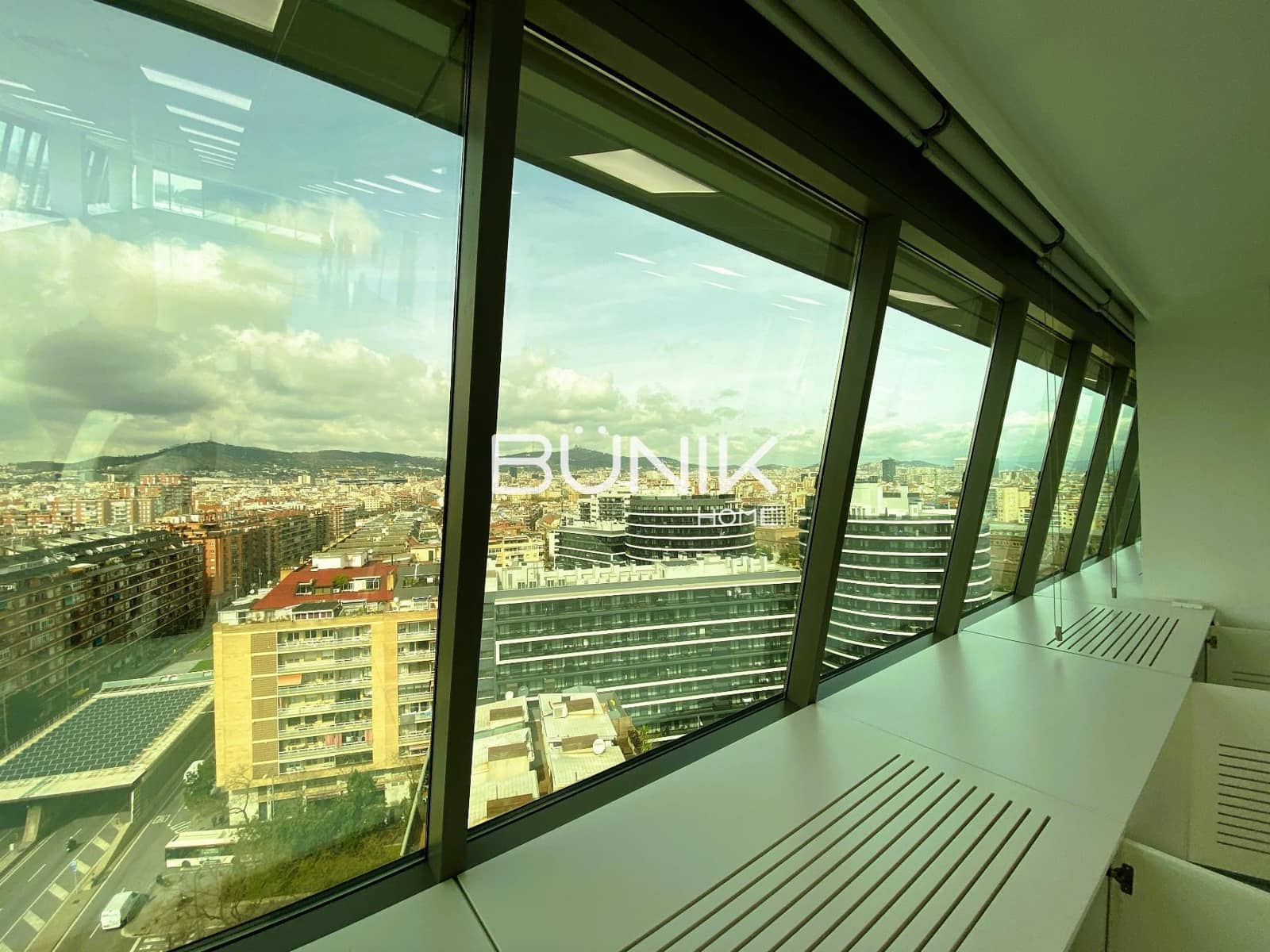 1 makuuhuone Toimisto vuokrattavana paikassa Barcelona kaupunki mukana 
autotalli - 9 372 € (Ref: 9875406)