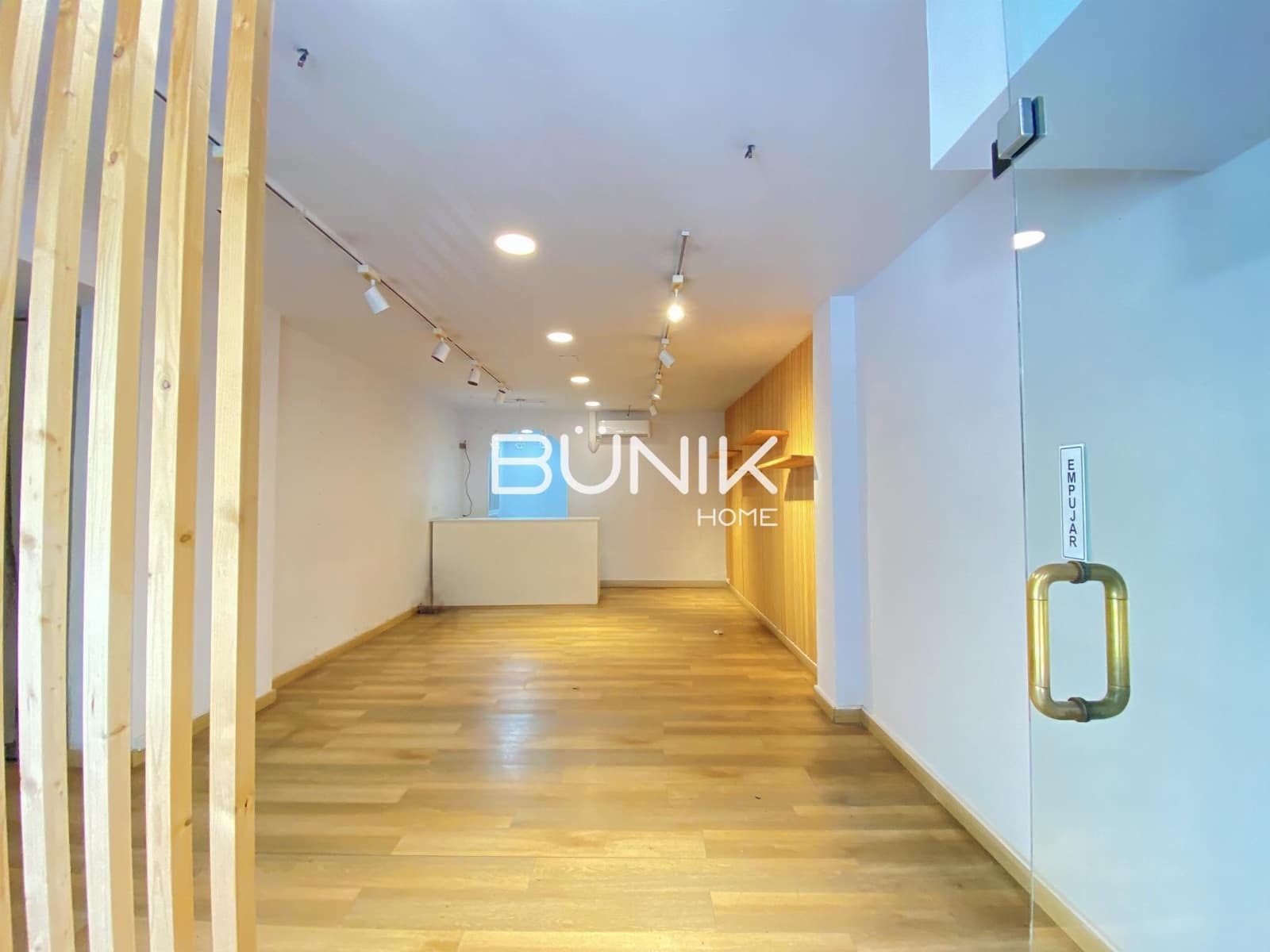 2 makuuhuone Kaupallinen vuokrattavana paikassa Barcelona kaupunki - 1 200 € (Ref: 9875407)
