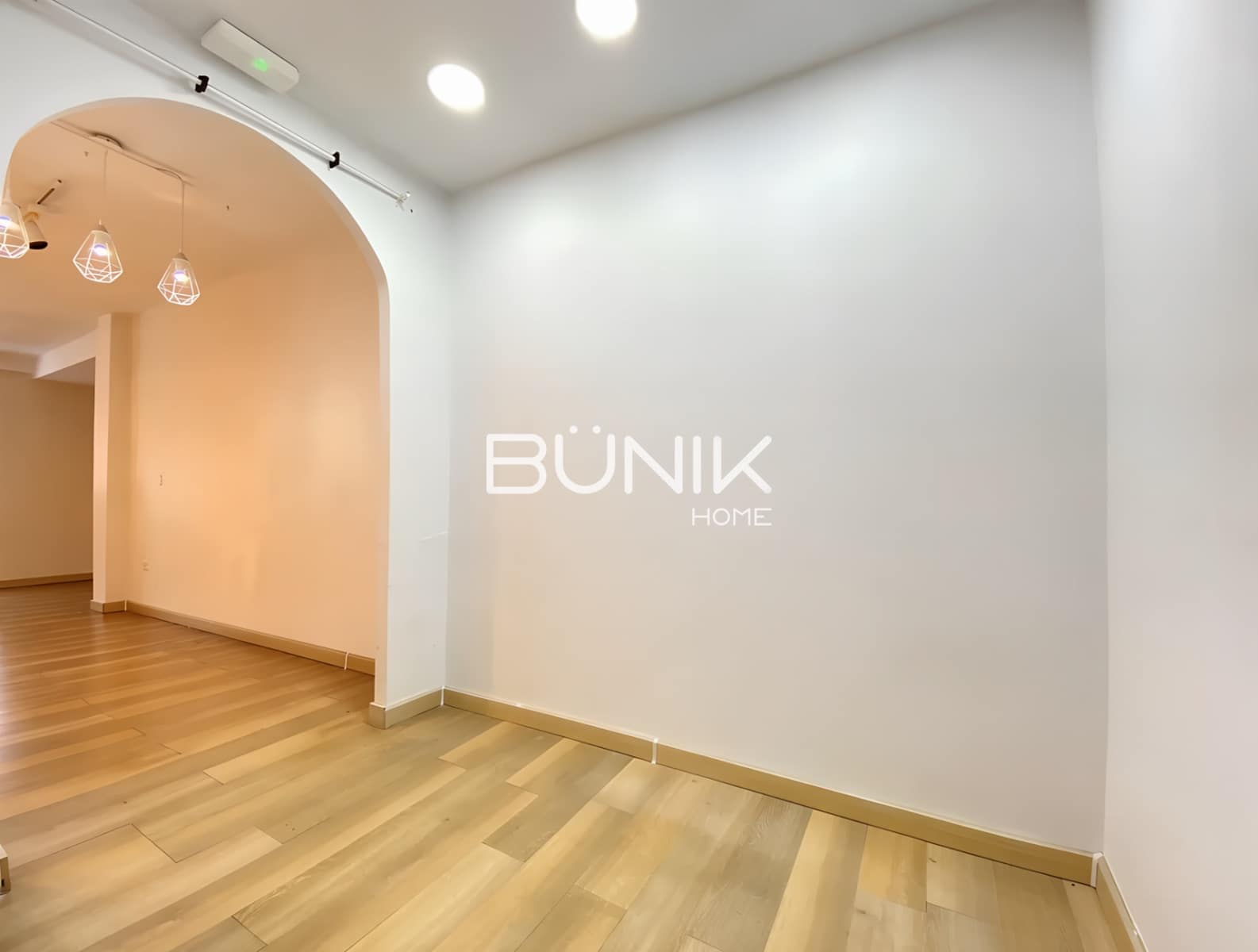 2 makuuhuone Kaupallinen vuokrattavana paikassa Barcelona kaupunki - 1 200 € (Ref: 9875407)