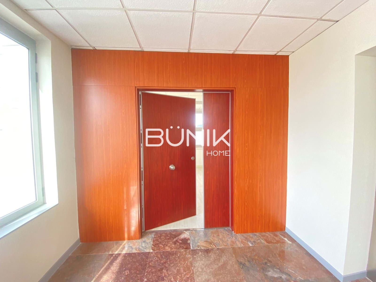 Kantoor te huur in Barcelona stad met garage - € 2.230 (Ref: 9875409)