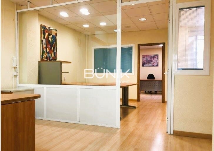 Comercial para venda em Barcelona cidade - 239 000 € (Ref: 9875410)