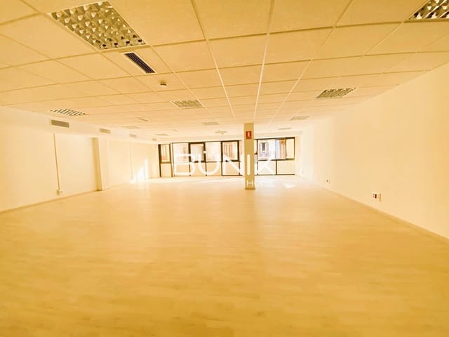 Biuro do wynajęcia w L'Antiga Esquerra de L'Eixample, Miasto Barcelona z garażem - 2 272 € (Ref: 9875412)