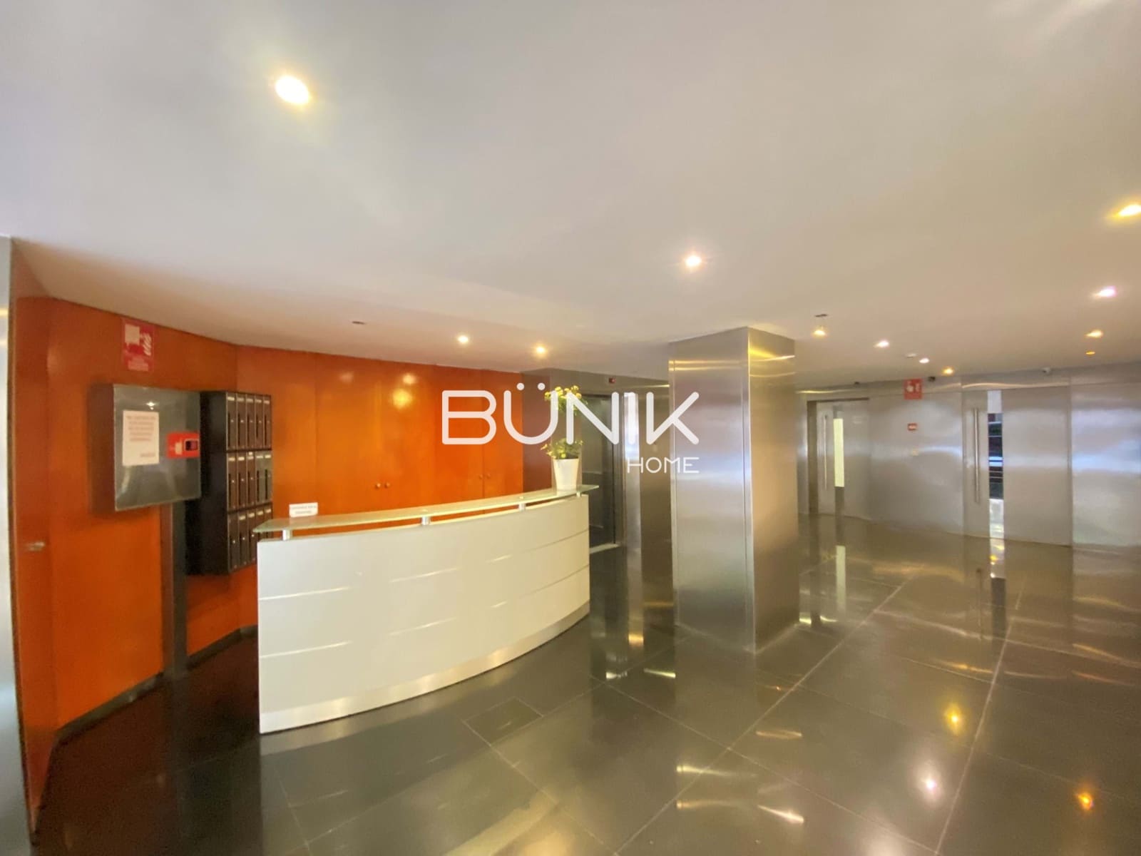 Office for rent in Barcelona city with garage - € 2,272 (Ref: 9875412)