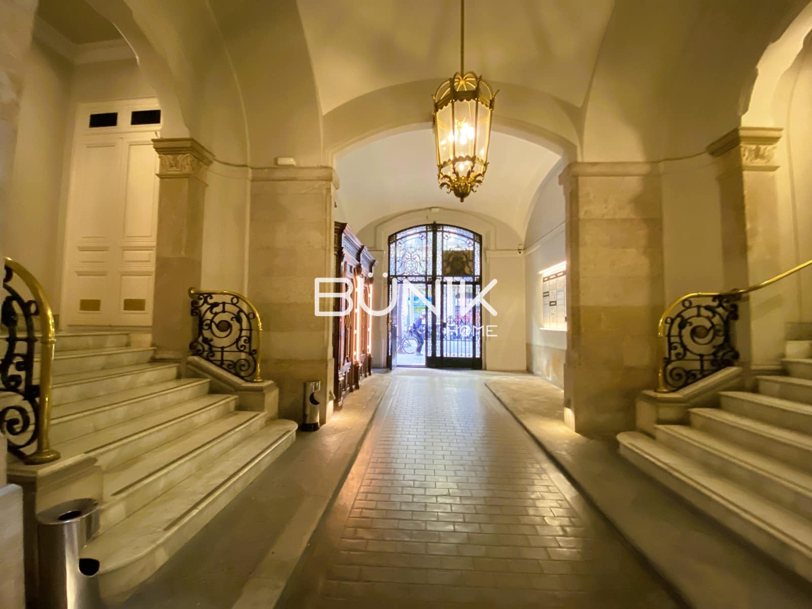 3 makuuhuone Toimisto vuokrattavana paikassa Barcelona kaupunki mukana 
autotalli - 1 750 € (Ref: 9875414)