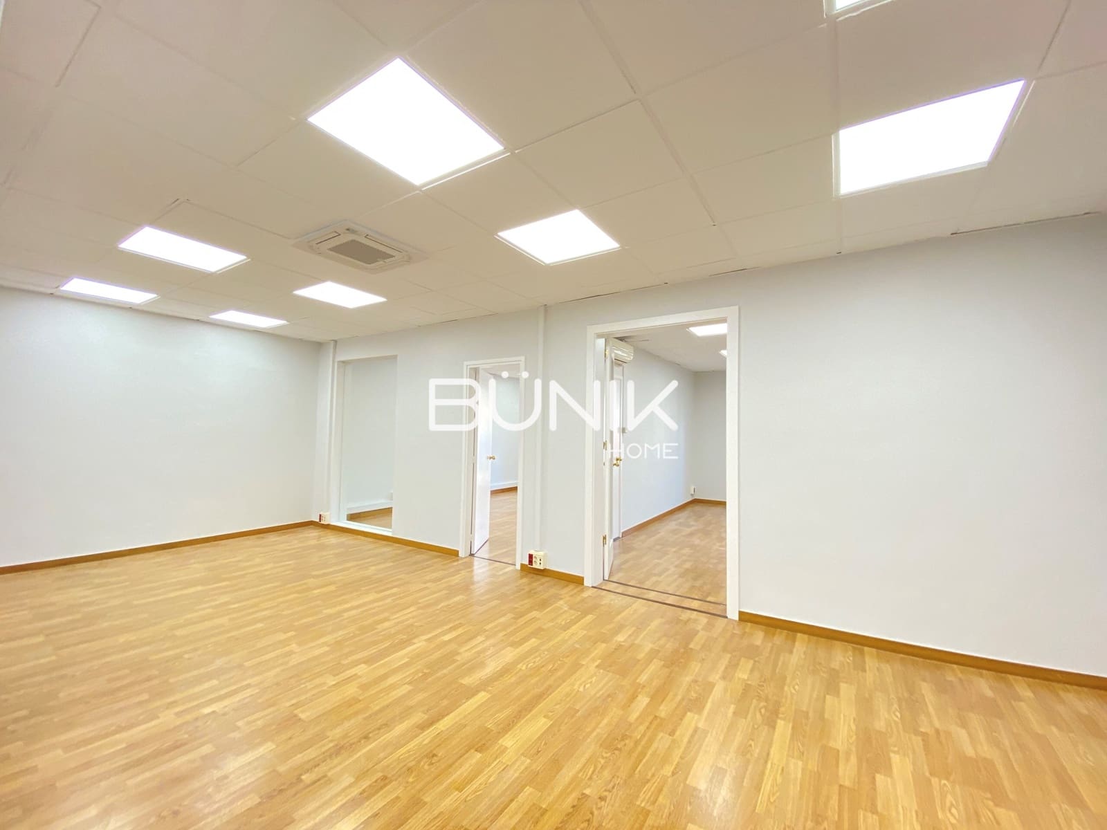 3 makuuhuone Toimisto vuokrattavana paikassa Barcelona kaupunki mukana 
autotalli - 1 750 € (Ref: 9875414)