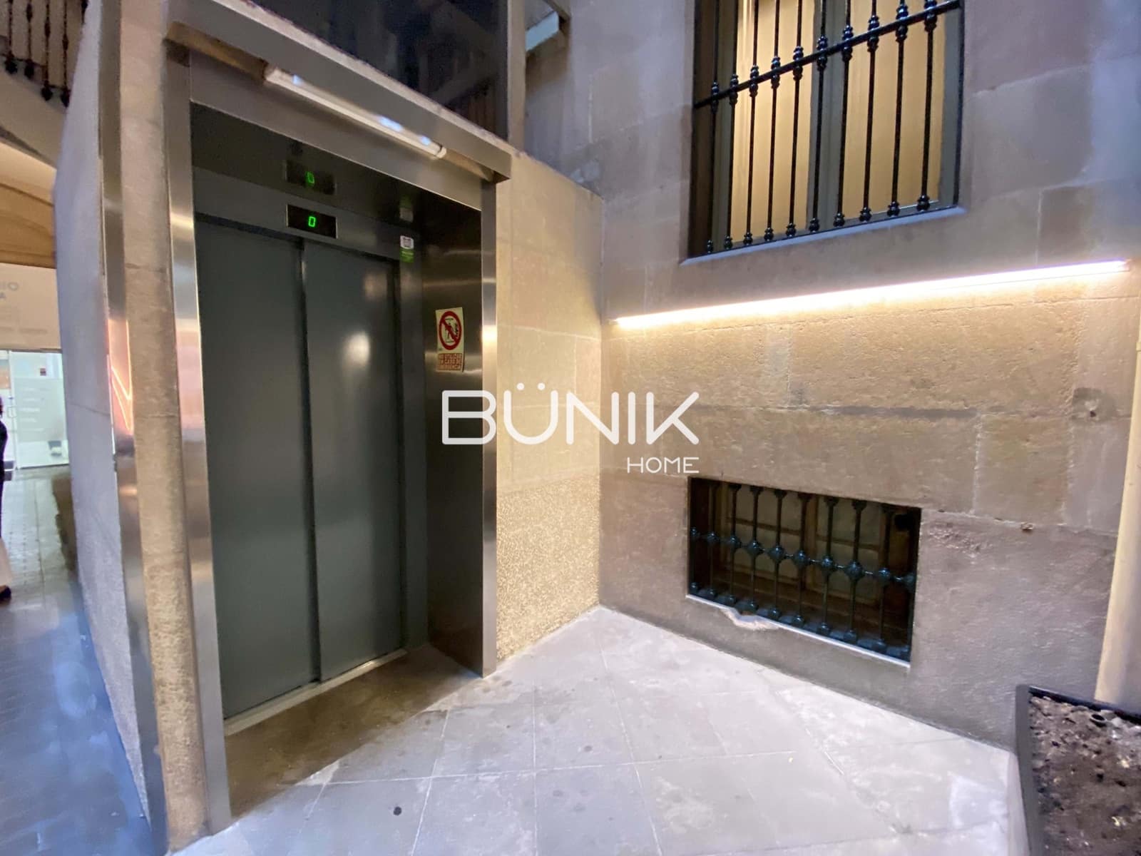 3 makuuhuone Toimisto vuokrattavana paikassa Barcelona kaupunki mukana 
autotalli - 1 750 € (Ref: 9875414)