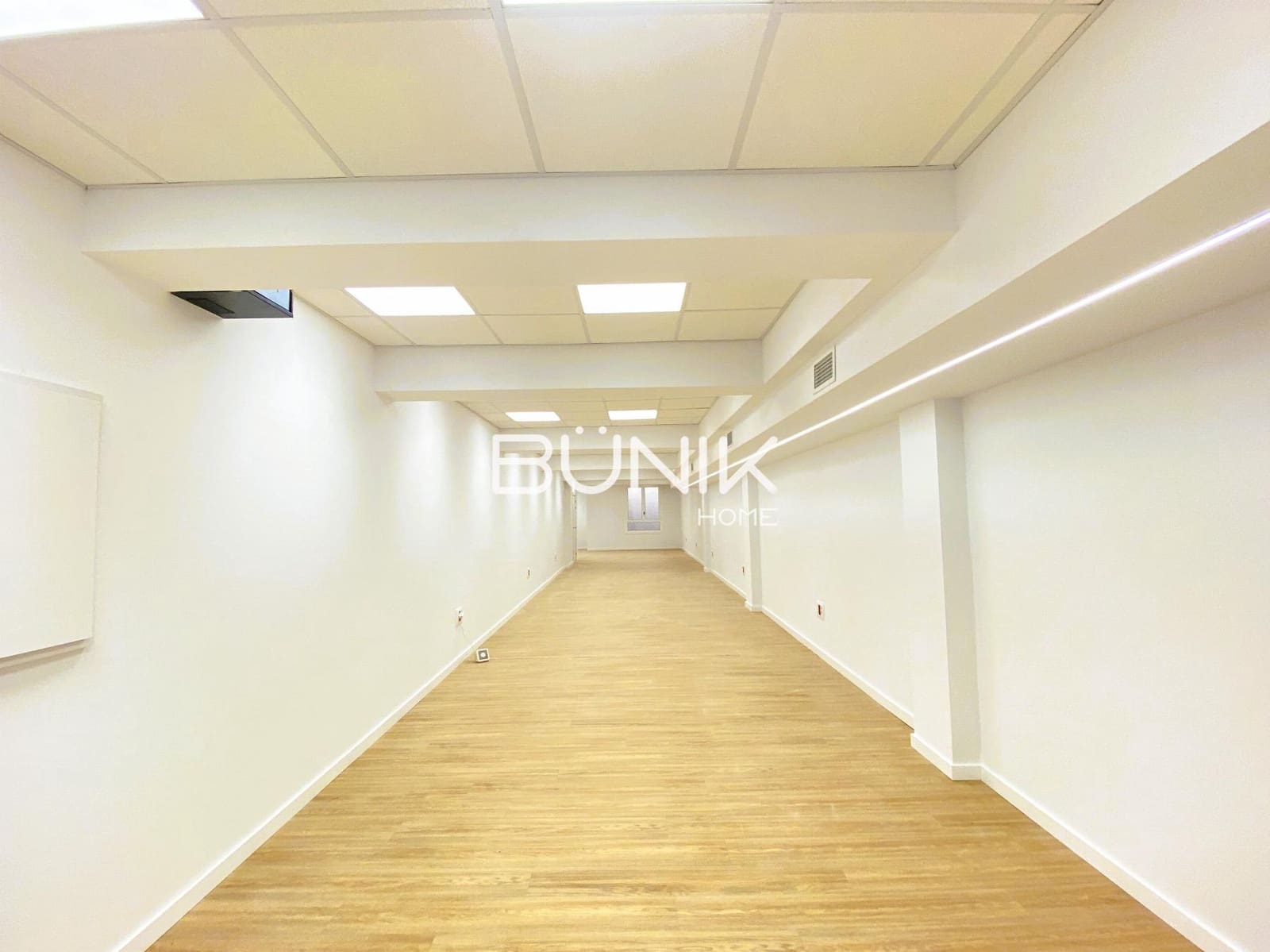 Kaupallinen vuokrattavana paikassa Barcelona kaupunki - 2 500 € (Ref: 9875415)