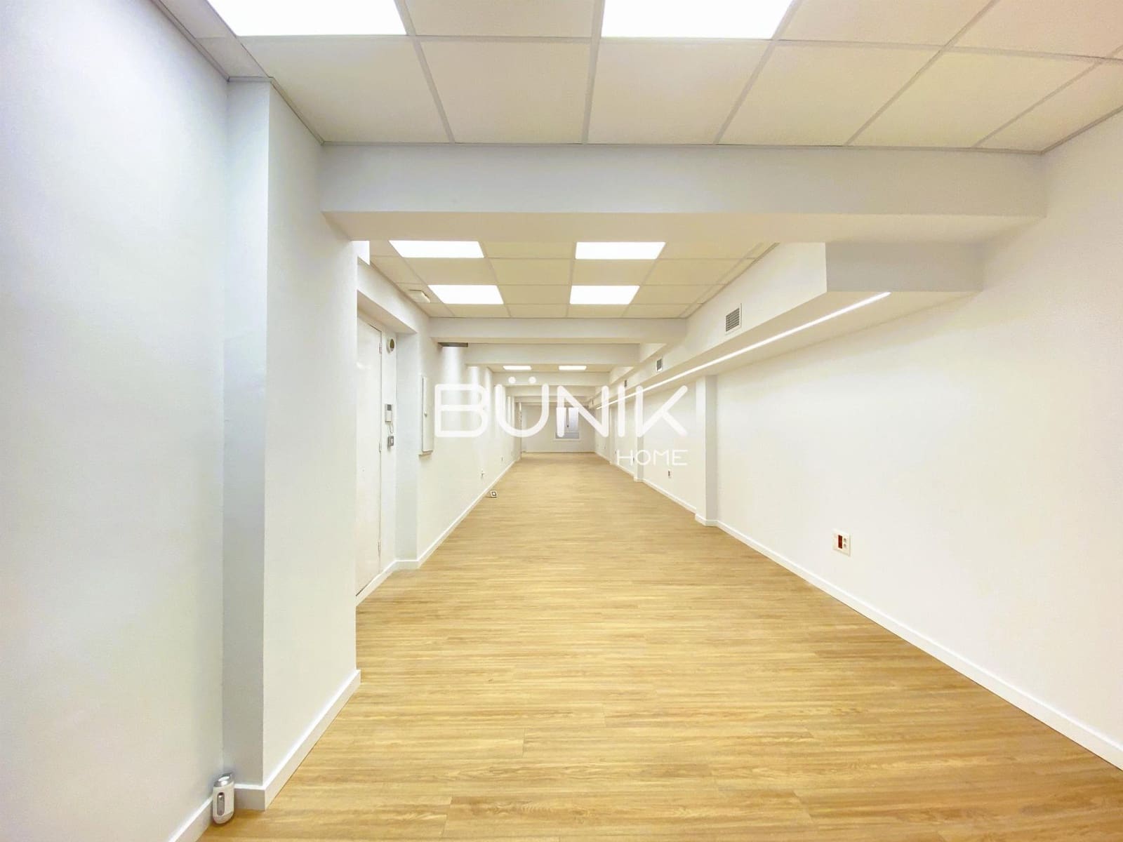 Kaupallinen vuokrattavana paikassa Barcelona kaupunki - 2 500 € (Ref: 9875415)