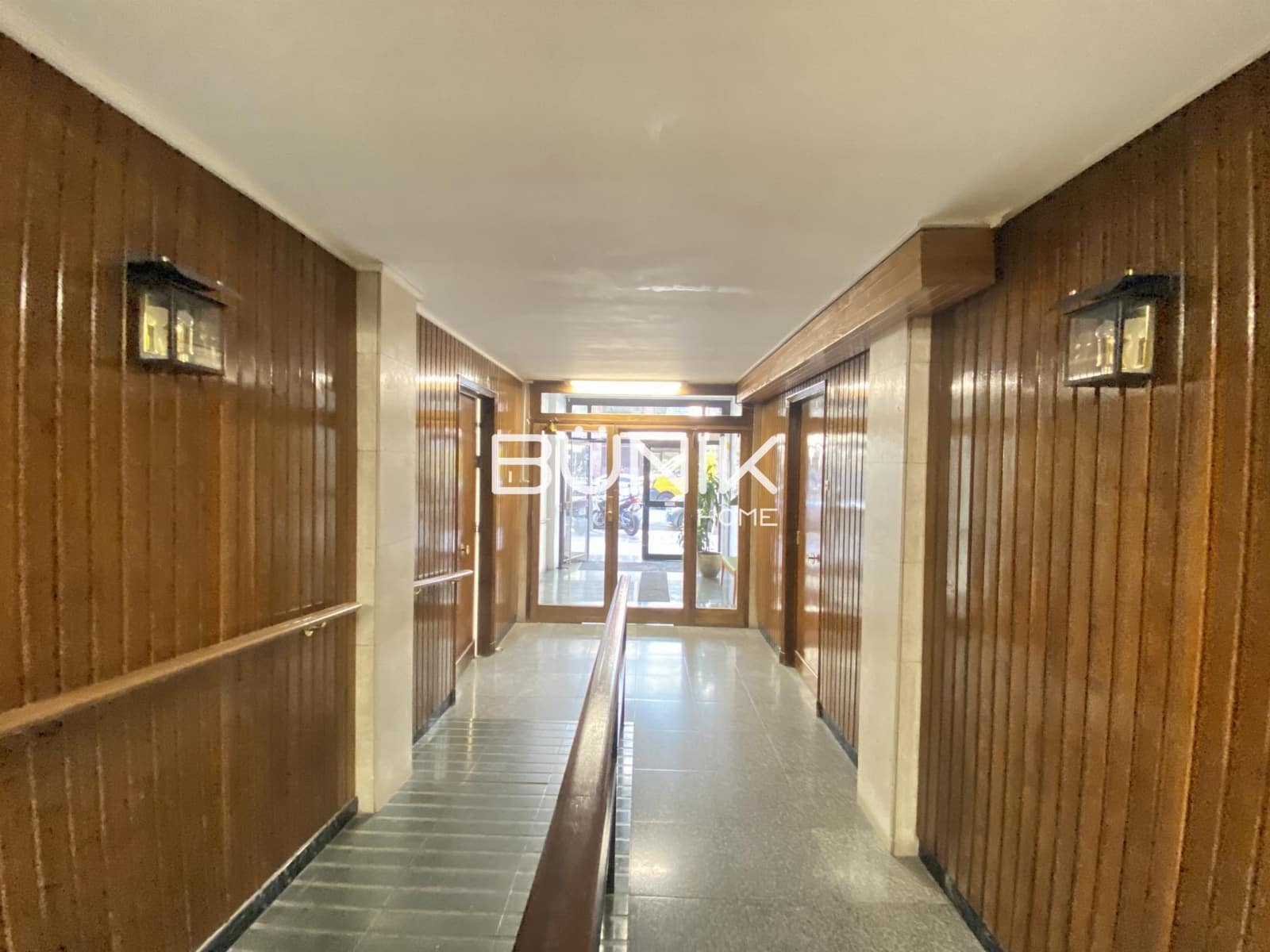 Kaupallinen vuokrattavana paikassa Barcelona kaupunki - 2 500 € (Ref: 9875415)