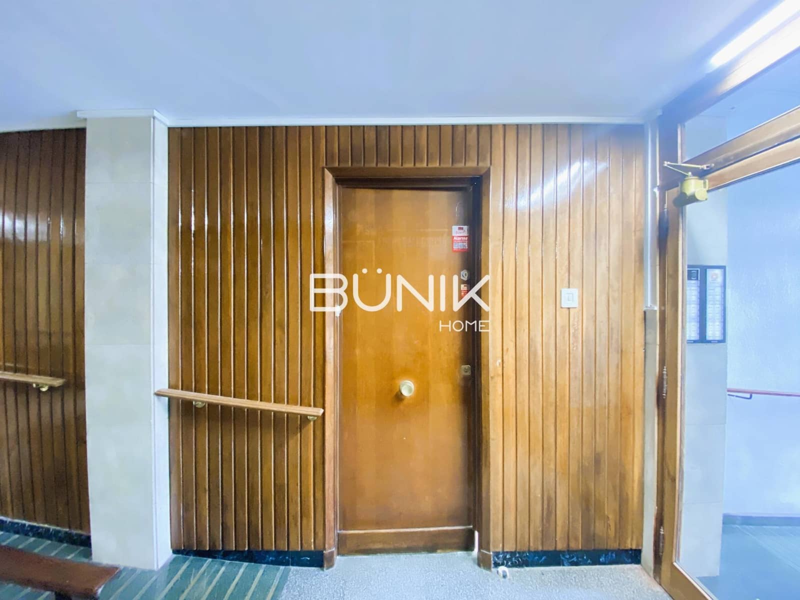 Kaupallinen vuokrattavana paikassa Barcelona kaupunki - 2 500 € (Ref: 9875415)