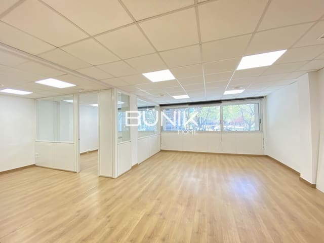 2 makuuhuone Toimisto vuokrattavana paikassa La Nova Esquerra de L'Eixample, Barcelona kaupunki - 975 € (Ref: 9875416)