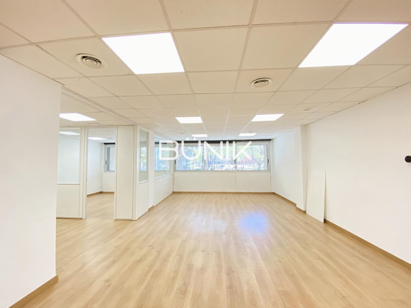 2 makuuhuone Toimisto vuokrattavana paikassa Barcelona kaupunki - 975 € (Ref: 9875416)