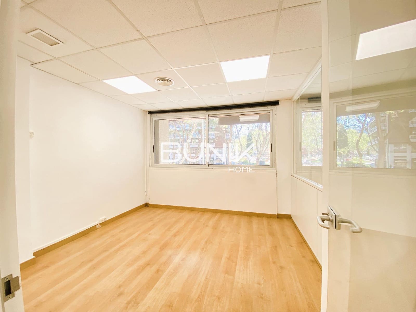 2 makuuhuone Toimisto vuokrattavana paikassa Barcelona kaupunki - 975 € (Ref: 9875416)