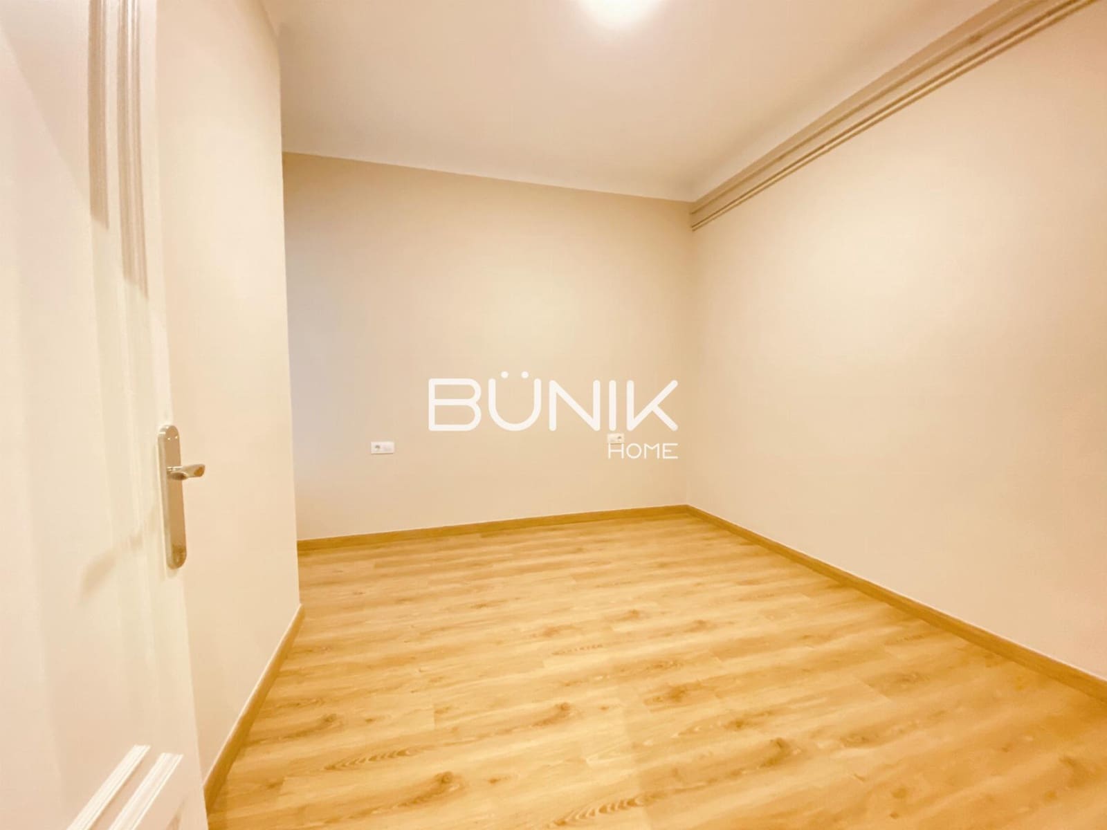 4 slaapkamer Appartement te huur in Barcelona stad - € 2.950 (Ref: 9875417)