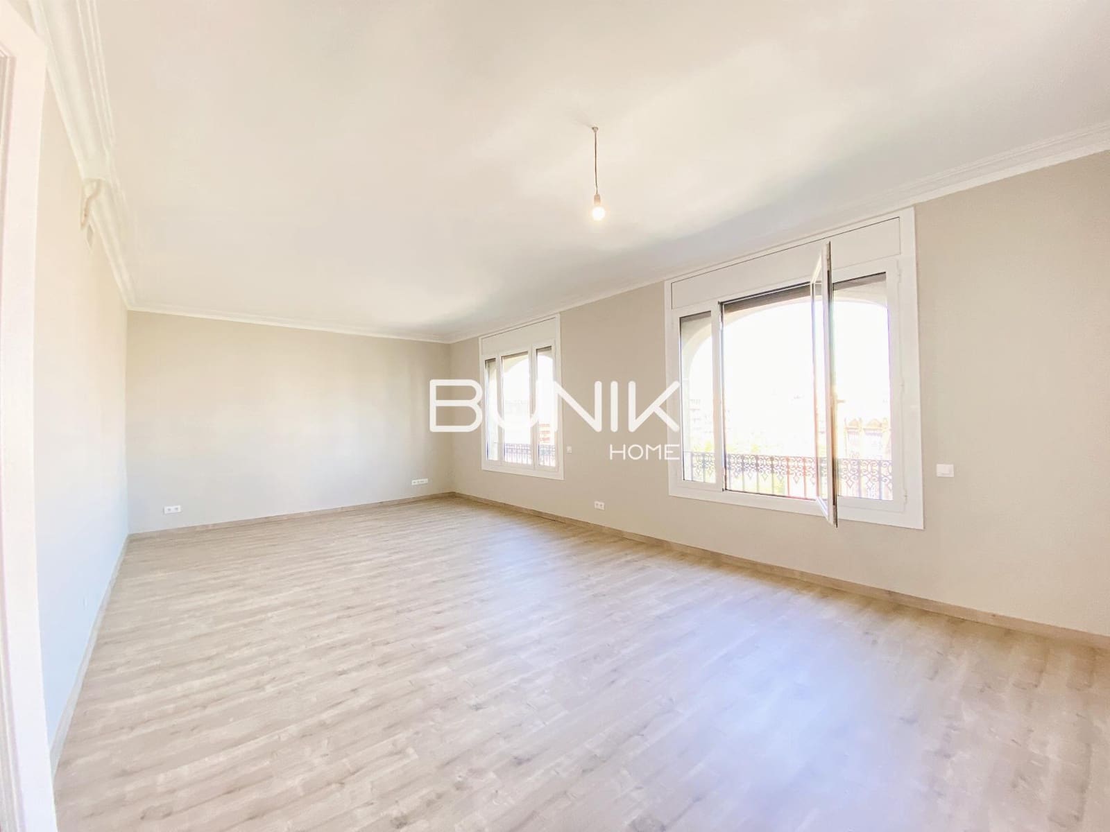 4 slaapkamer Appartement te huur in Barcelona stad - € 2.950 (Ref: 9875417)