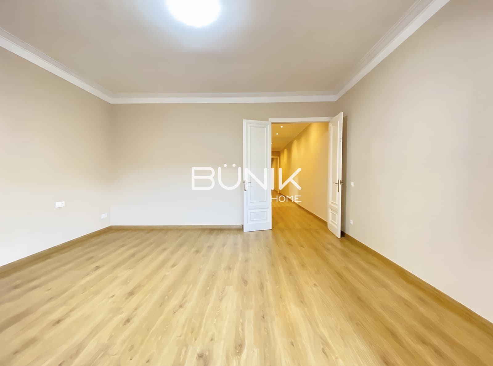 4 slaapkamer Appartement te huur in Barcelona stad - € 2.950 (Ref: 9875417)