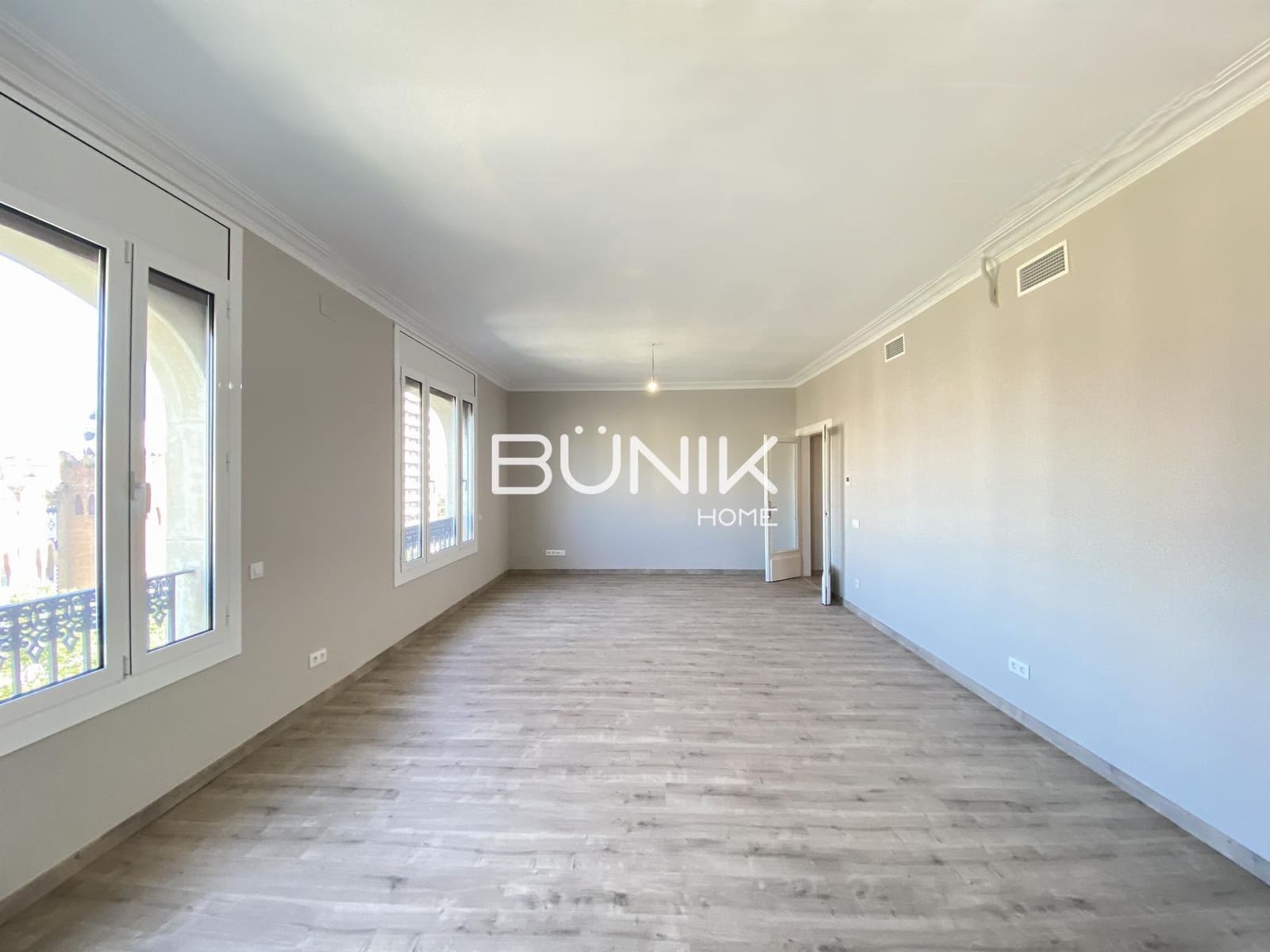 4 slaapkamer Appartement te huur in Barcelona stad - € 2.950 (Ref: 9875417)