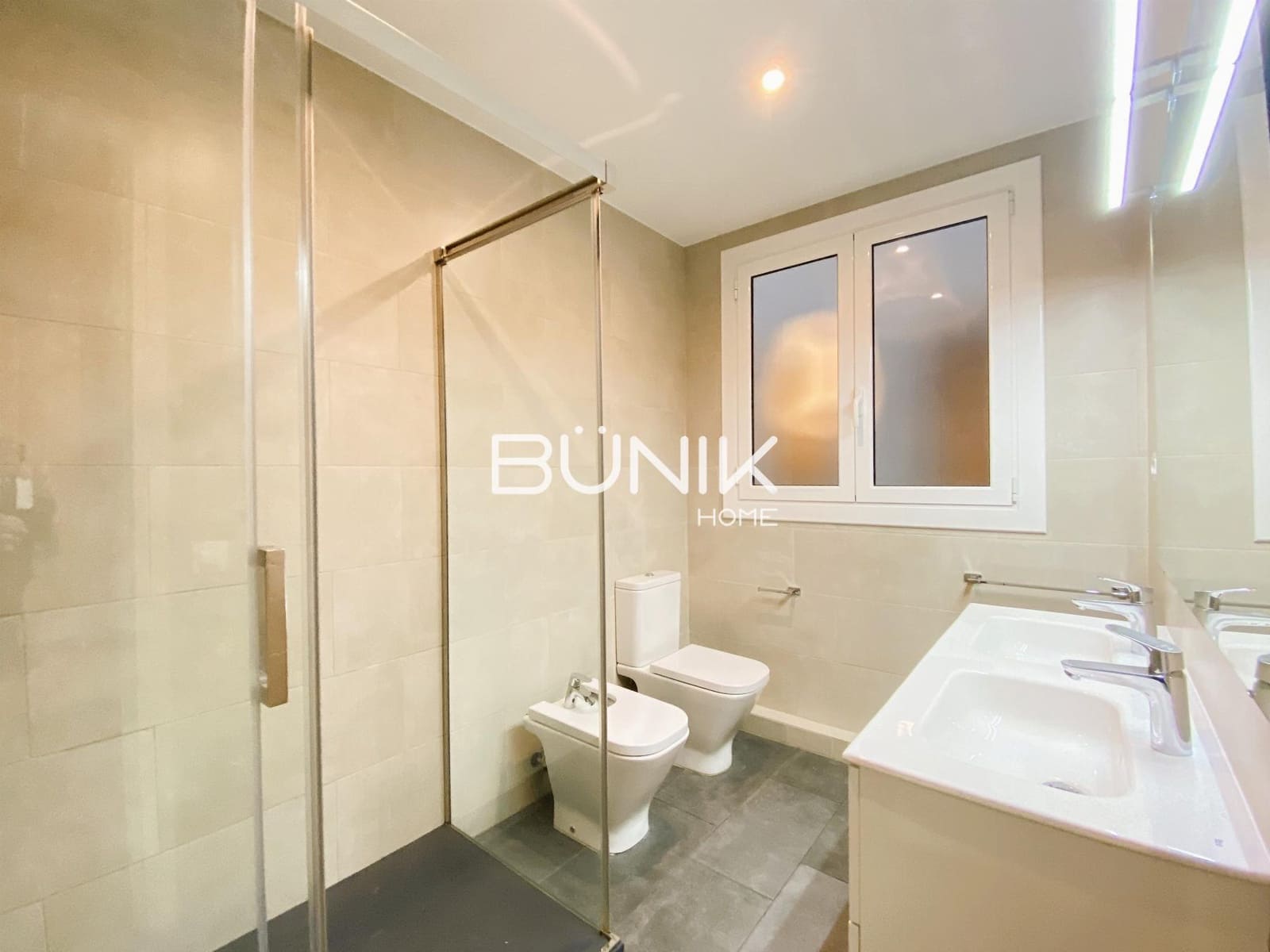 4 slaapkamer Appartement te huur in Barcelona stad - € 2.950 (Ref: 9875417)