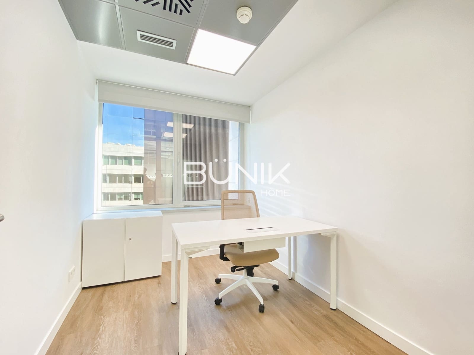 3 slaapkamer Kantoor te huur in Barcelona stad met garage - € 2.000 (Ref: 9875419)
