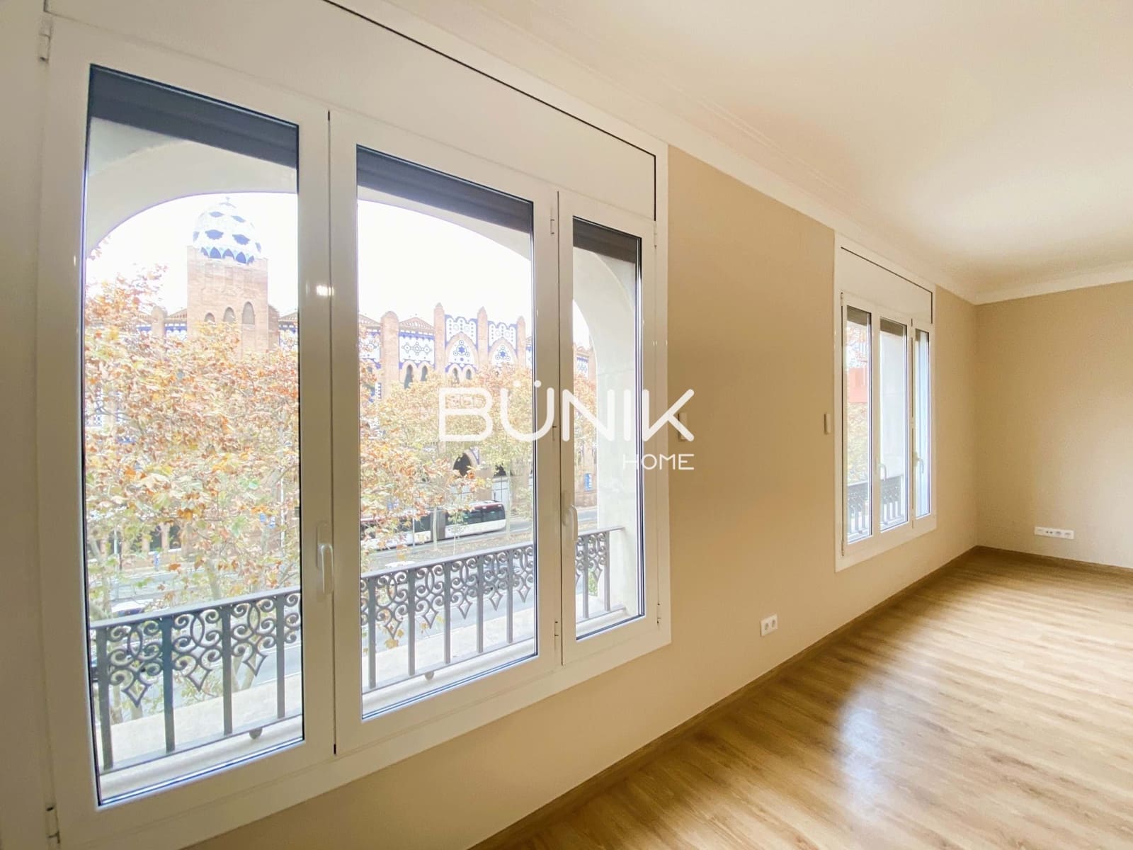 4 slaapkamer Appartement te huur in Barcelona stad - € 2.435 (Ref: 9875420)