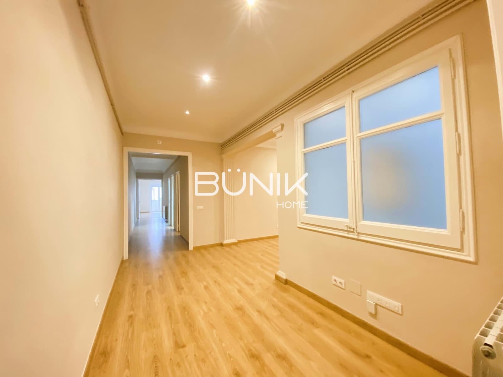 4 slaapkamer Appartement te huur in Barcelona stad - € 2.435 (Ref: 9875420)