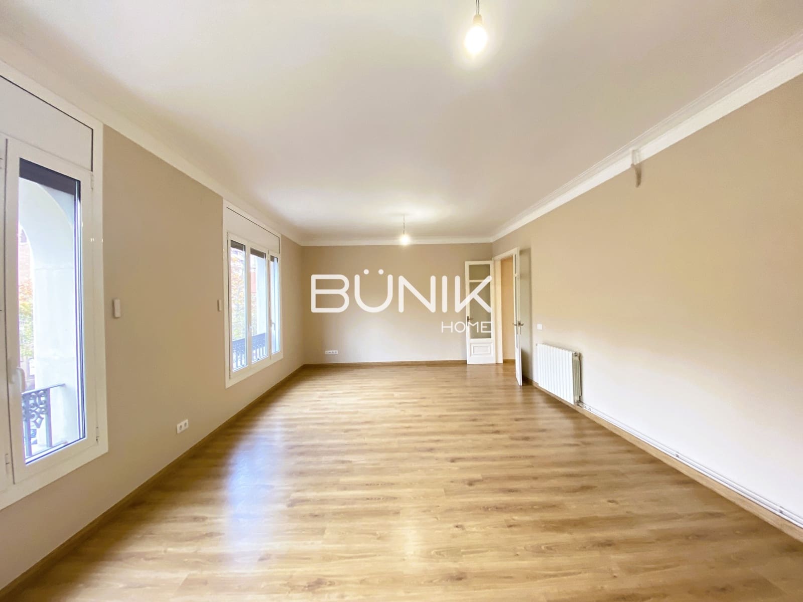 4 slaapkamer Appartement te huur in Barcelona stad - € 2.435 (Ref: 9875420)