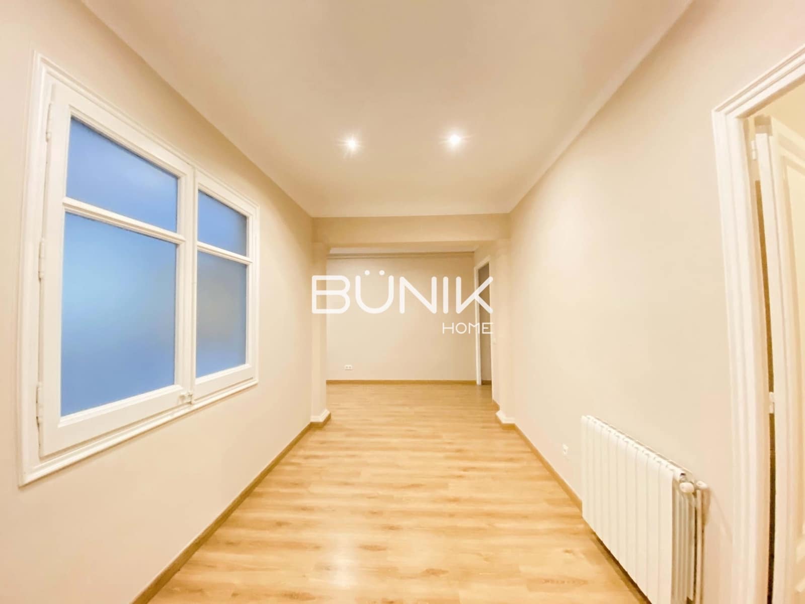 4 slaapkamer Appartement te huur in Barcelona stad - € 2.435 (Ref: 9875420)