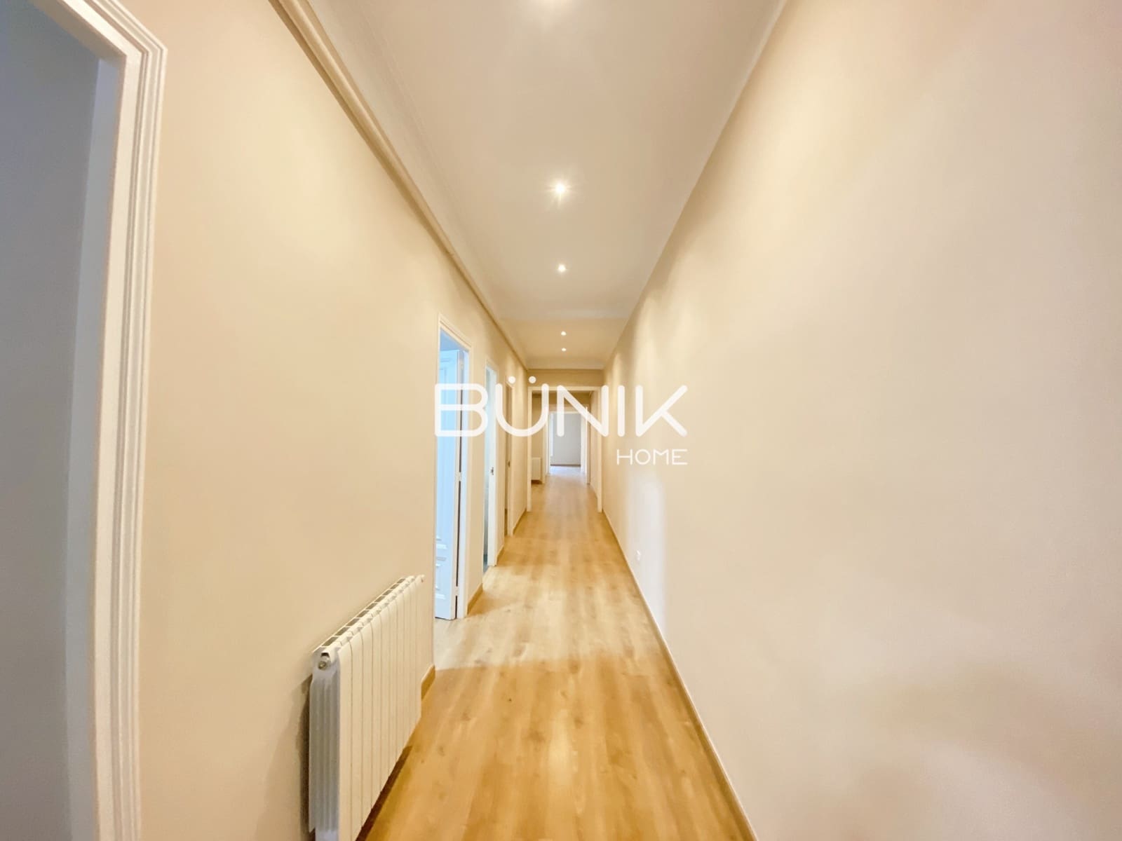 4 slaapkamer Appartement te huur in Barcelona stad - € 2.435 (Ref: 9875420)
