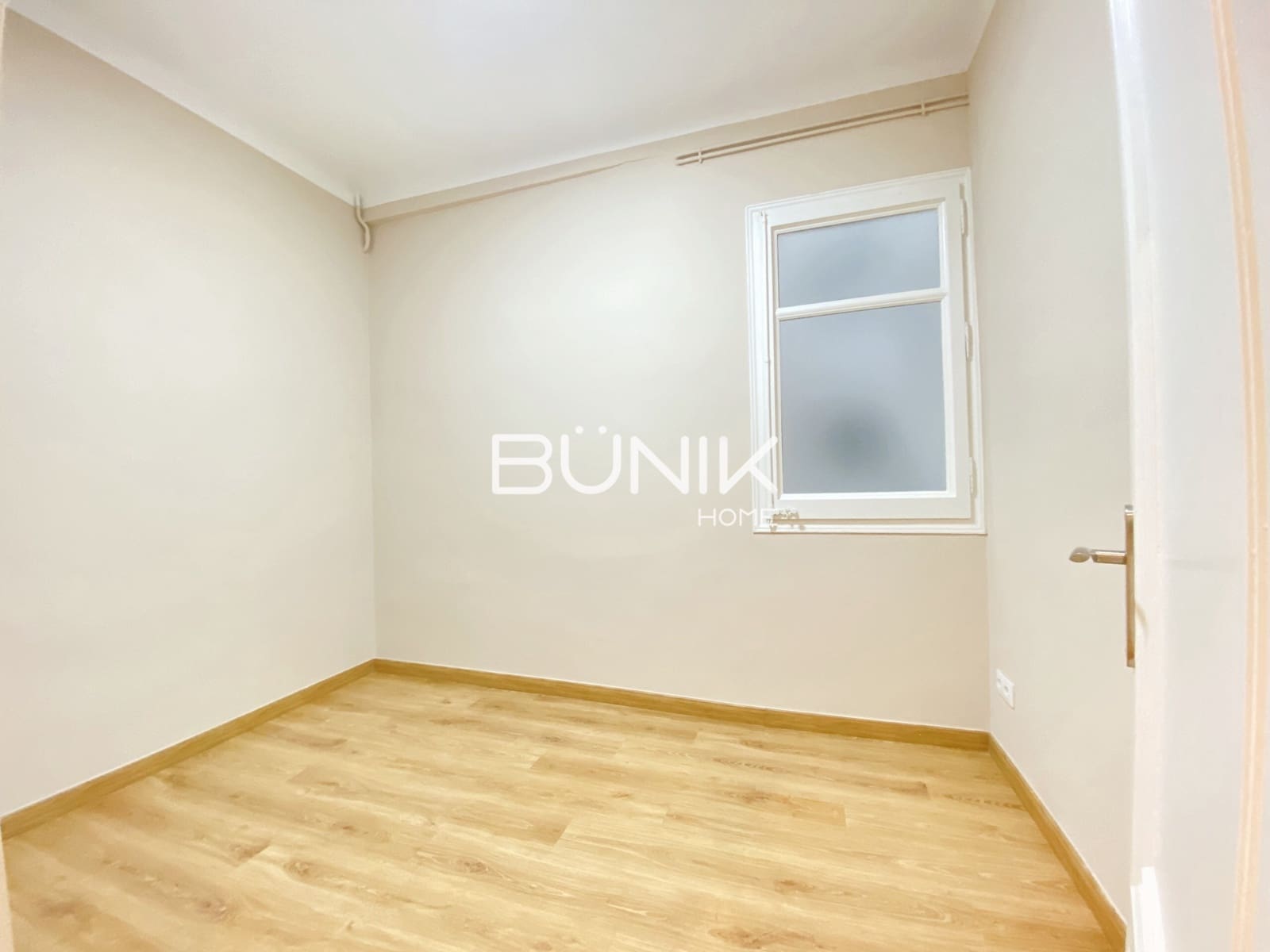 4 slaapkamer Appartement te huur in Barcelona stad - € 2.435 (Ref: 9875420)