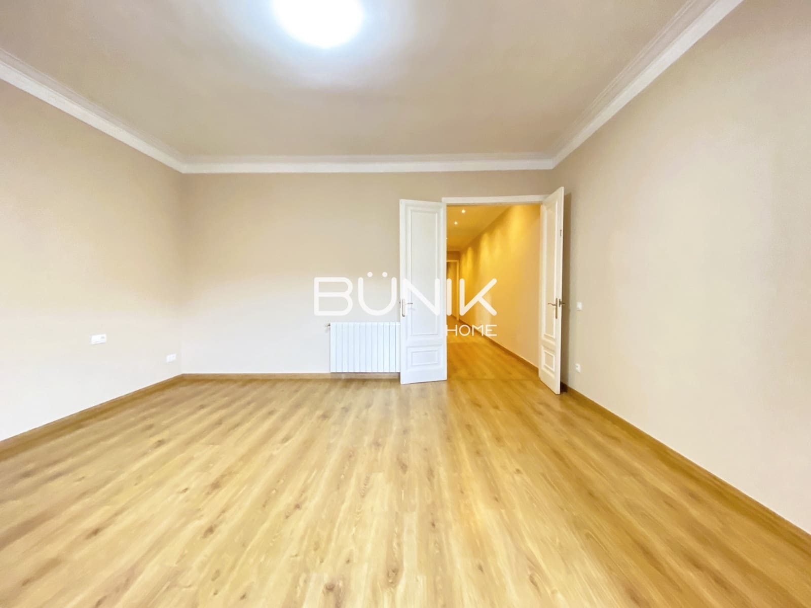 4 slaapkamer Appartement te huur in Barcelona stad - € 2.435 (Ref: 9875420)