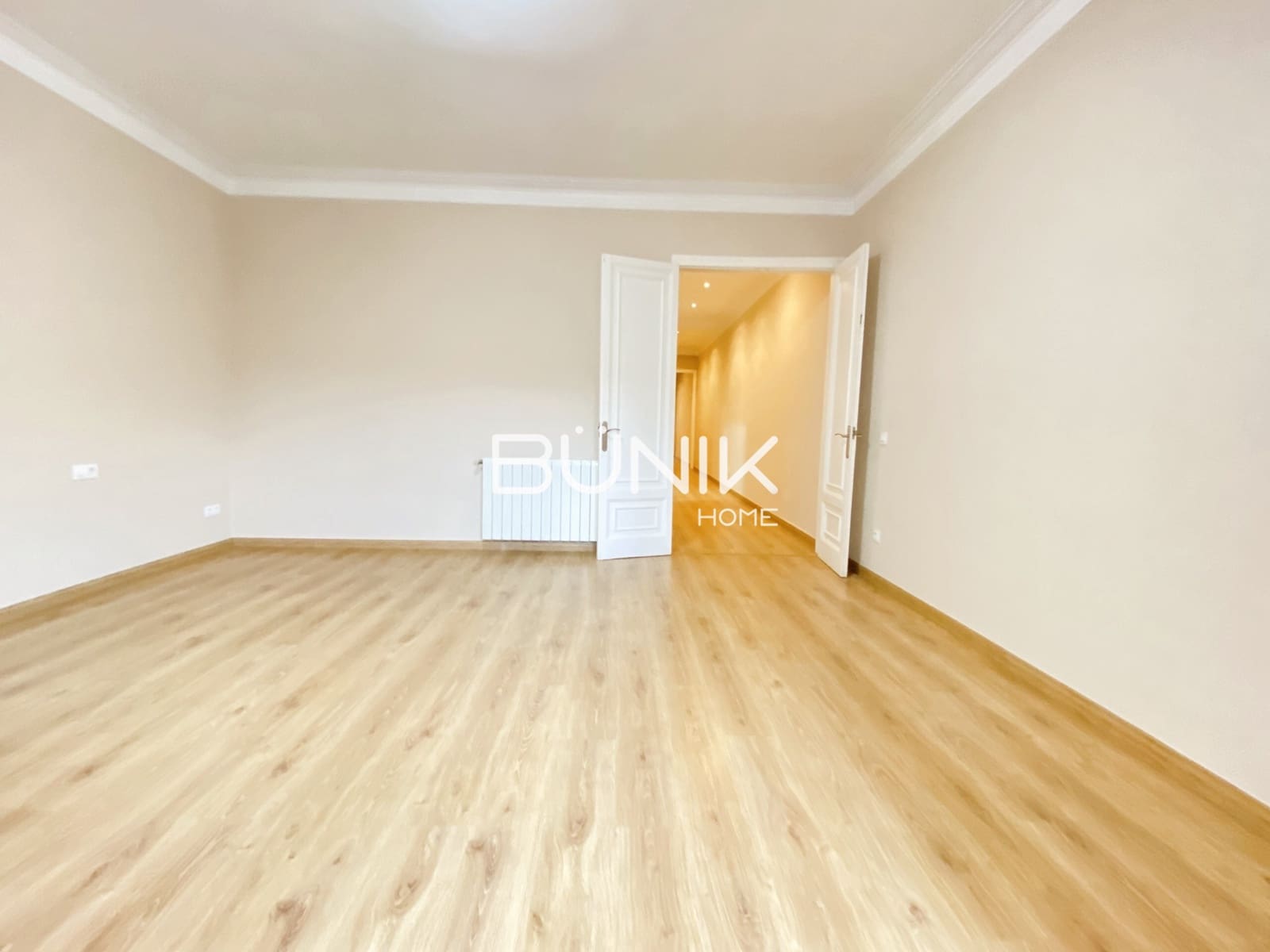 4 slaapkamer Appartement te huur in Barcelona stad - € 2.435 (Ref: 9875420)