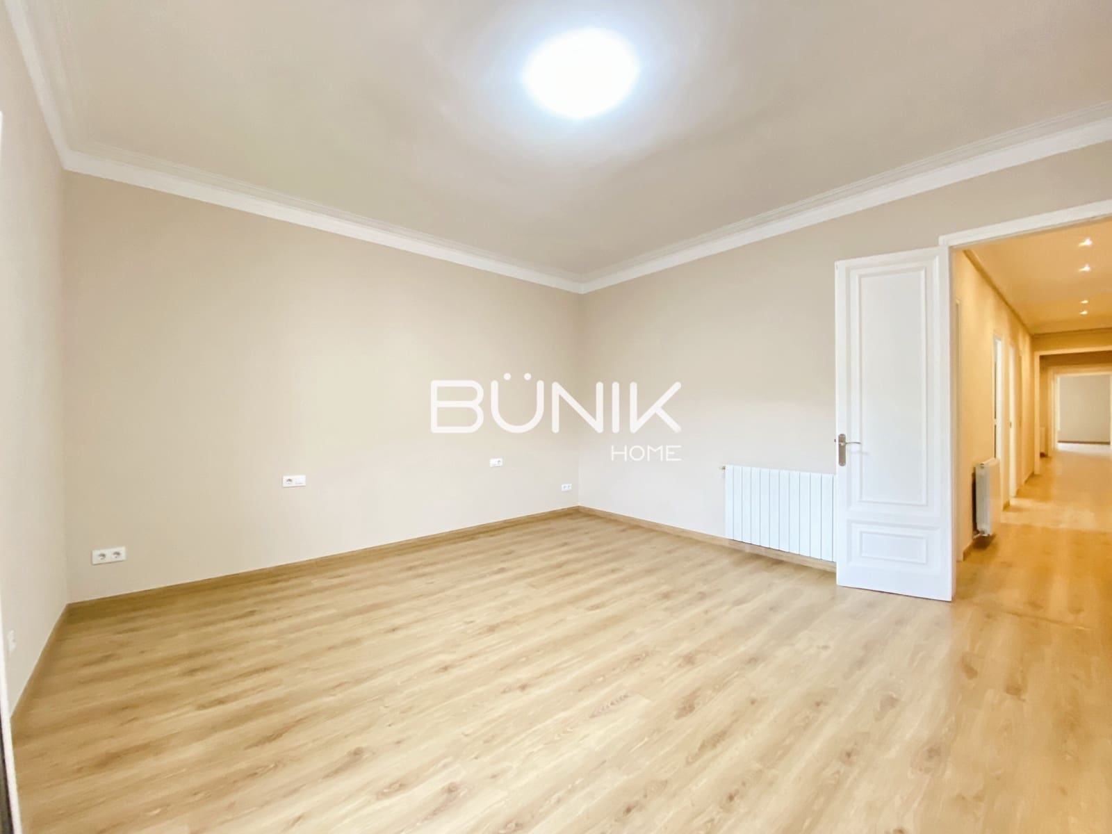 4 slaapkamer Appartement te huur in Barcelona stad - € 2.435 (Ref: 9875420)