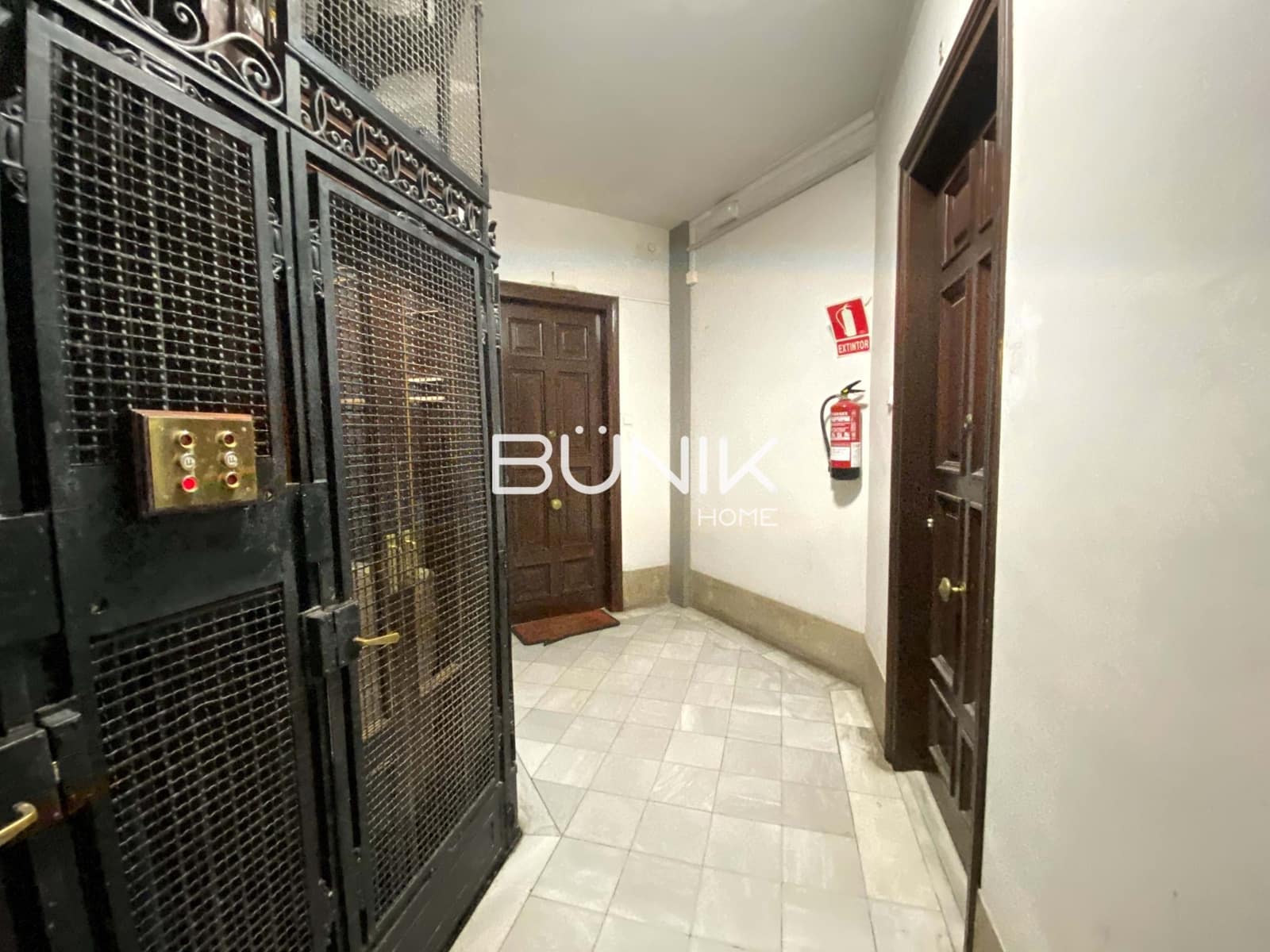 4 slaapkamer Appartement te huur in Barcelona stad - € 2.435 (Ref: 9875420)