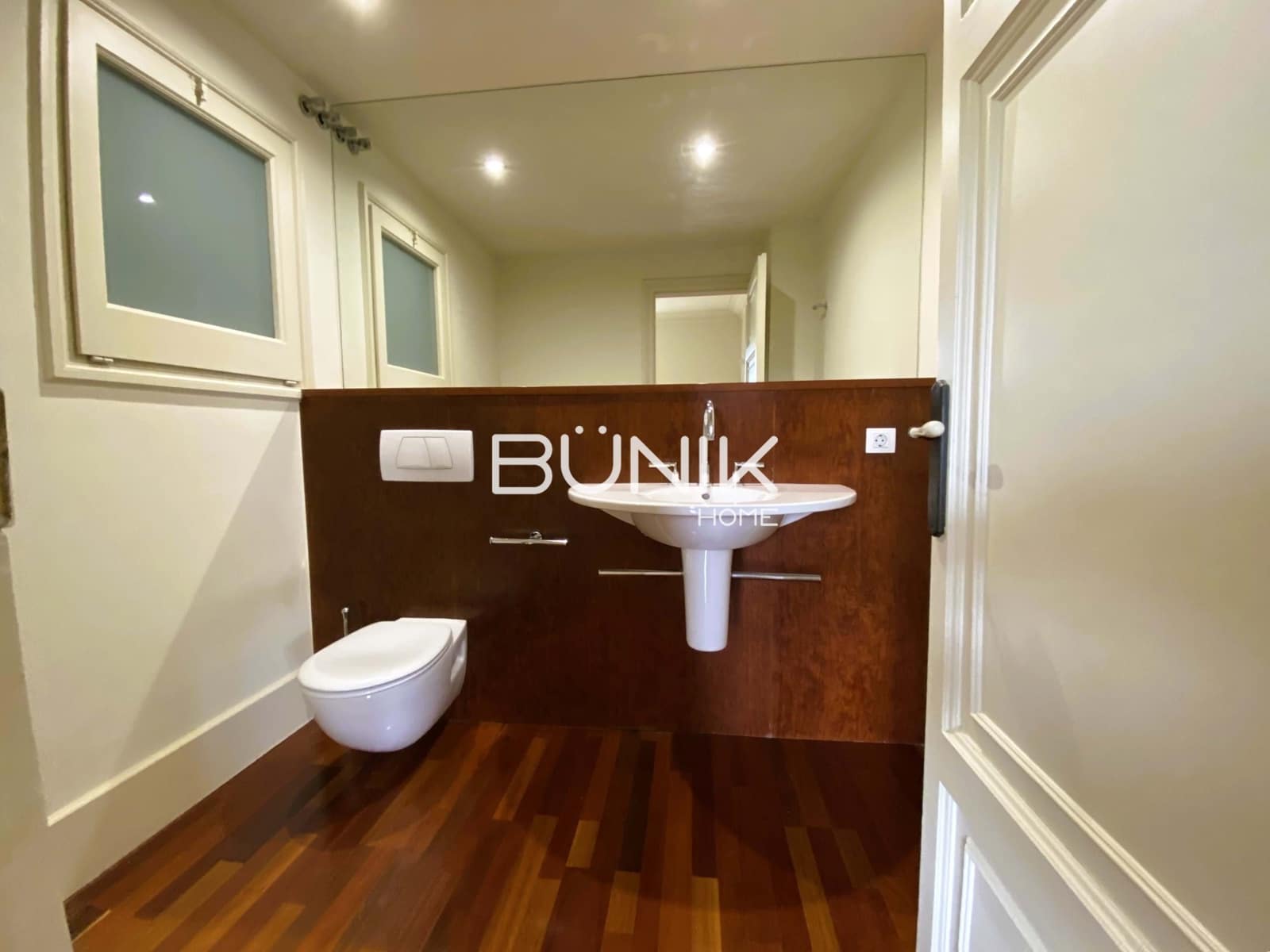 5 makuuhuone Huoneisto vuokrattavana paikassa Barcelona kaupunki - 5 700 € (Ref: 9875421)