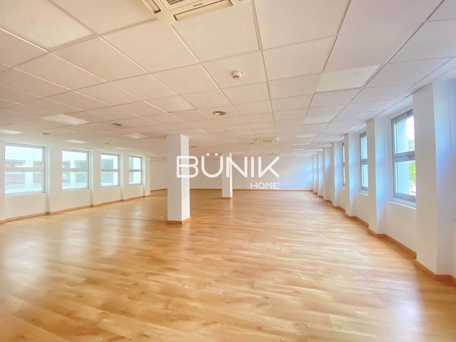 Toimisto vuokrattavana paikassa Barcelona kaupunki mukana 
autotalli - 4 285 € (Ref: 9875422)
