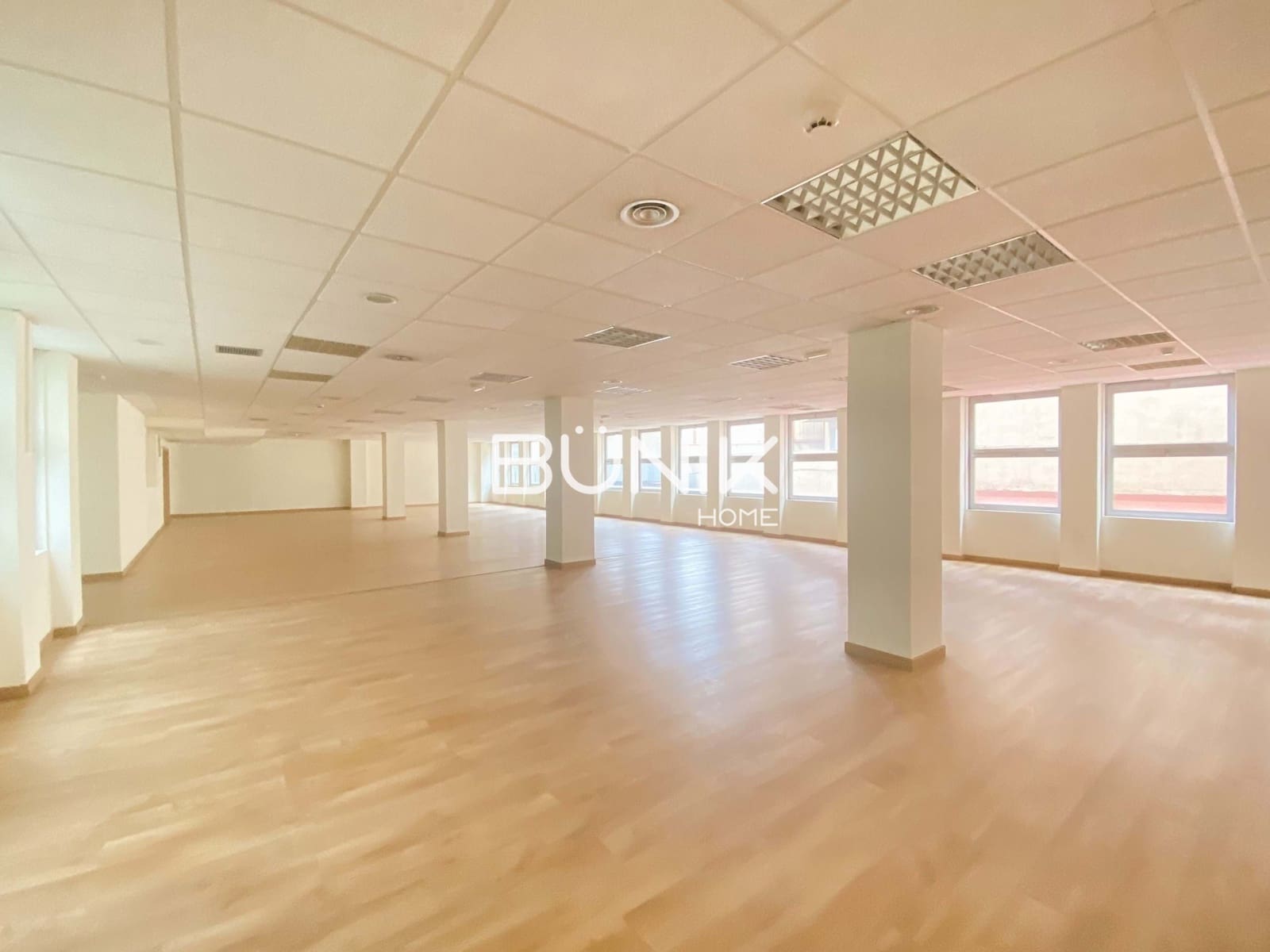 Toimisto vuokrattavana paikassa Barcelona kaupunki mukana 
autotalli - 4 285 € (Ref: 9875422)