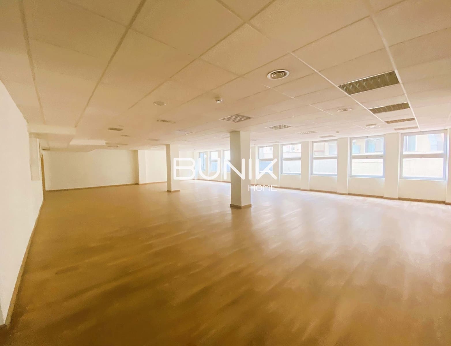Toimisto vuokrattavana paikassa Barcelona kaupunki mukana 
autotalli - 4 285 € (Ref: 9875422)