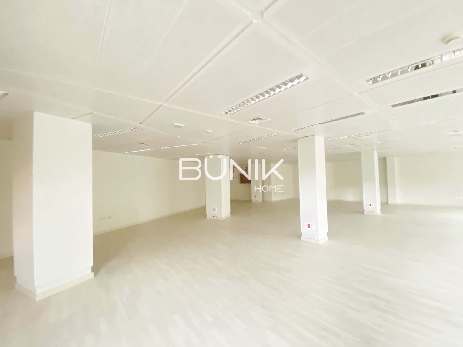 Toimisto vuokrattavana paikassa Barcelona kaupunki - 4 200 € (Ref: 9875423)