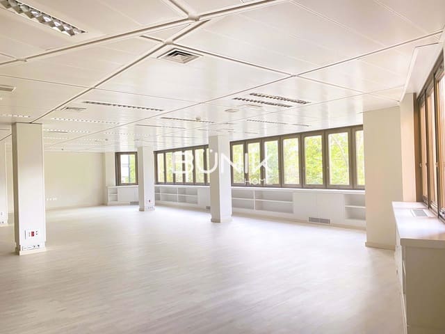 Kantoor te huur in Les Corts, Barcelona stad - € 4.200 (Ref: 9875423)