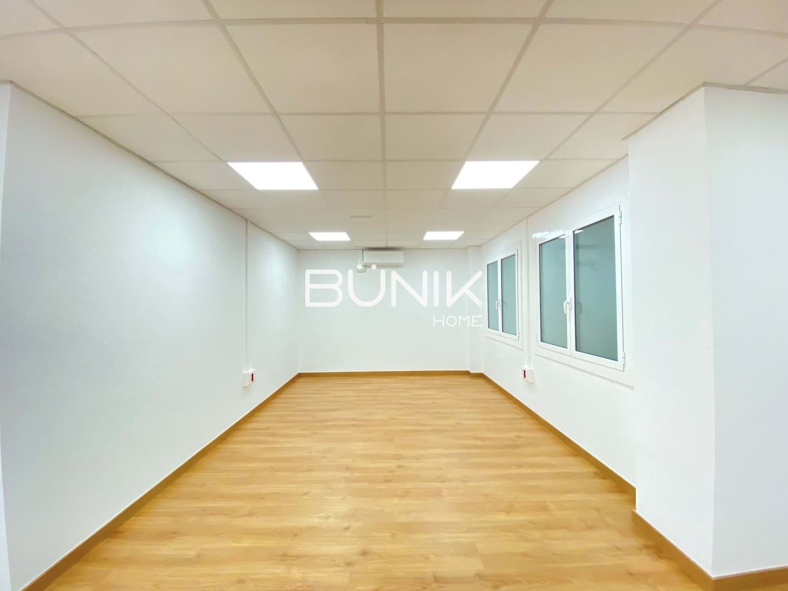 1 sypialnia Biuro do wynajęcia w Miasto Barcelona z garażem - 750 € (Ref: 9877578)