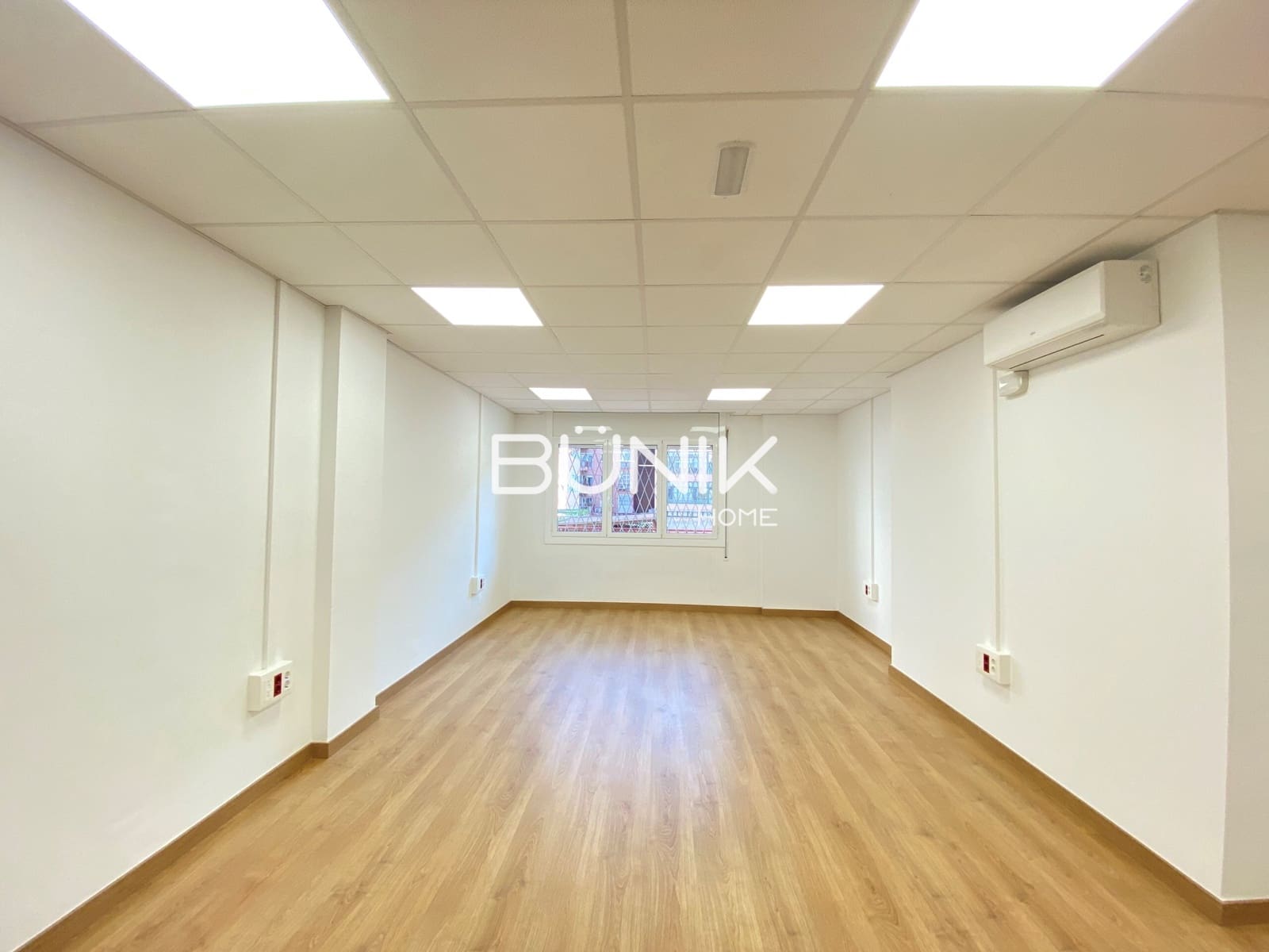 1 sypialnia Biuro do wynajęcia w Miasto Barcelona z garażem - 750 € (Ref: 9877578)