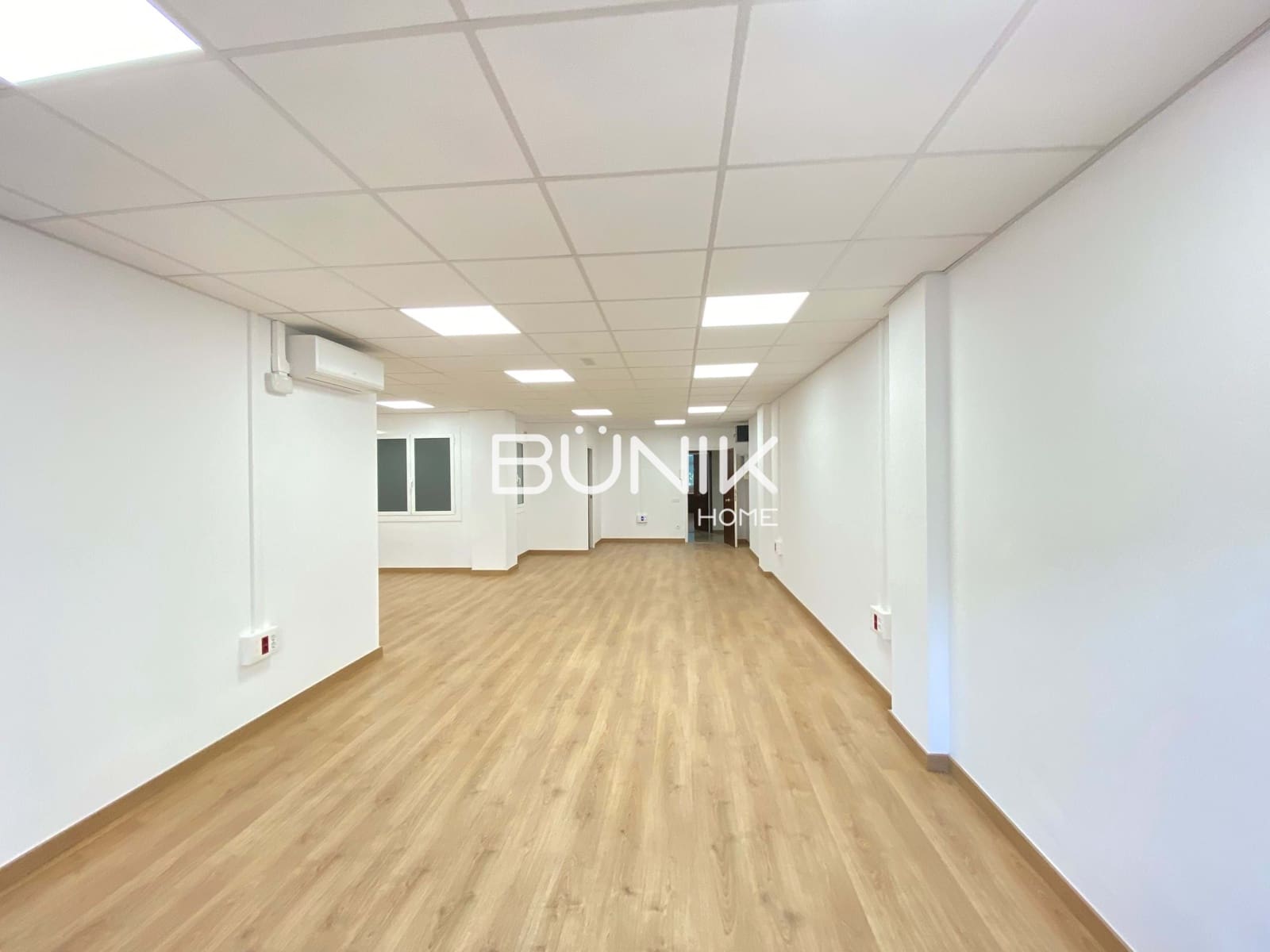 1 sypialnia Biuro do wynajęcia w Miasto Barcelona z garażem - 750 € (Ref: 9877578)