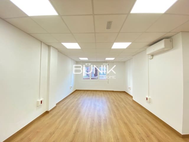 1 sypialnia Biuro do wynajęcia w La Nova Esquerra de L'Eixample, Miasto Barcelona z garażem - 750 € (Ref: 9877578)