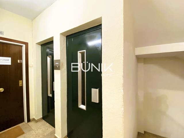 1 sypialnia Biuro do wynajęcia w La Nova Esquerra de L'Eixample, Miasto Barcelona z garażem - 750 € (Ref: 9877578)