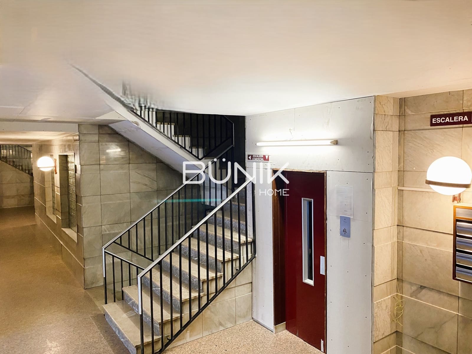 1 sypialnia Biuro do wynajęcia w Miasto Barcelona z garażem - 750 € (Ref: 9877578)