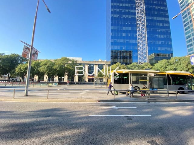 1 sypialnia Biuro do wynajęcia w La Nova Esquerra de L'Eixample, Miasto Barcelona z garażem - 750 € (Ref: 9877578)