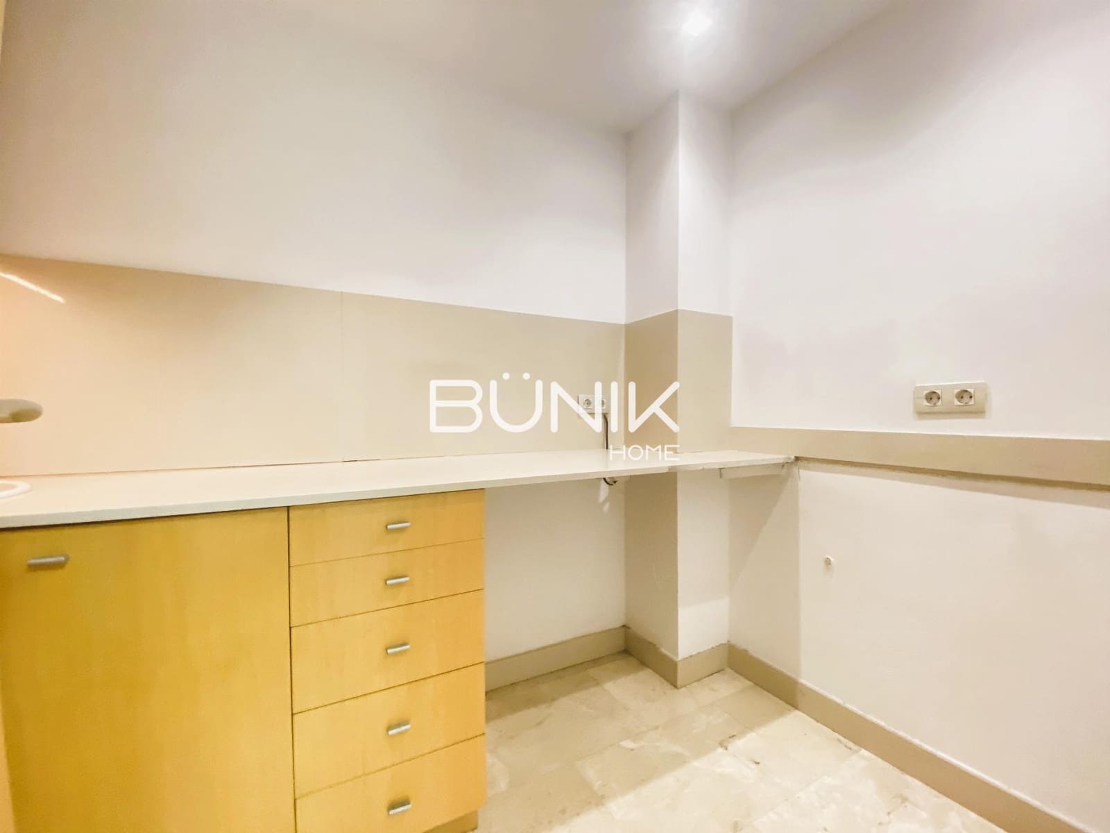 4 quarto Escritório para venda em Barcelona cidade - 520 000 € (Ref: 9877579)
