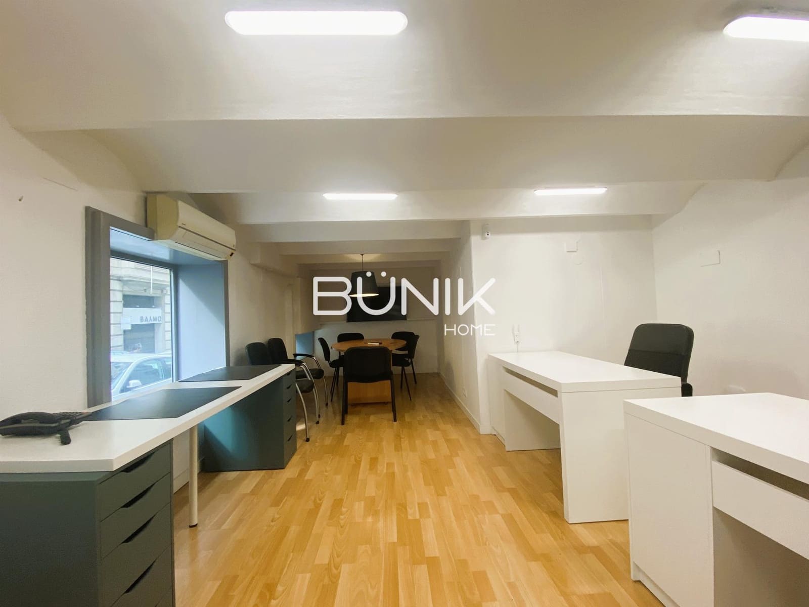 3 bedroom Commercial for rent in Barcelona city - € 1,400 (Ref: 9877580)