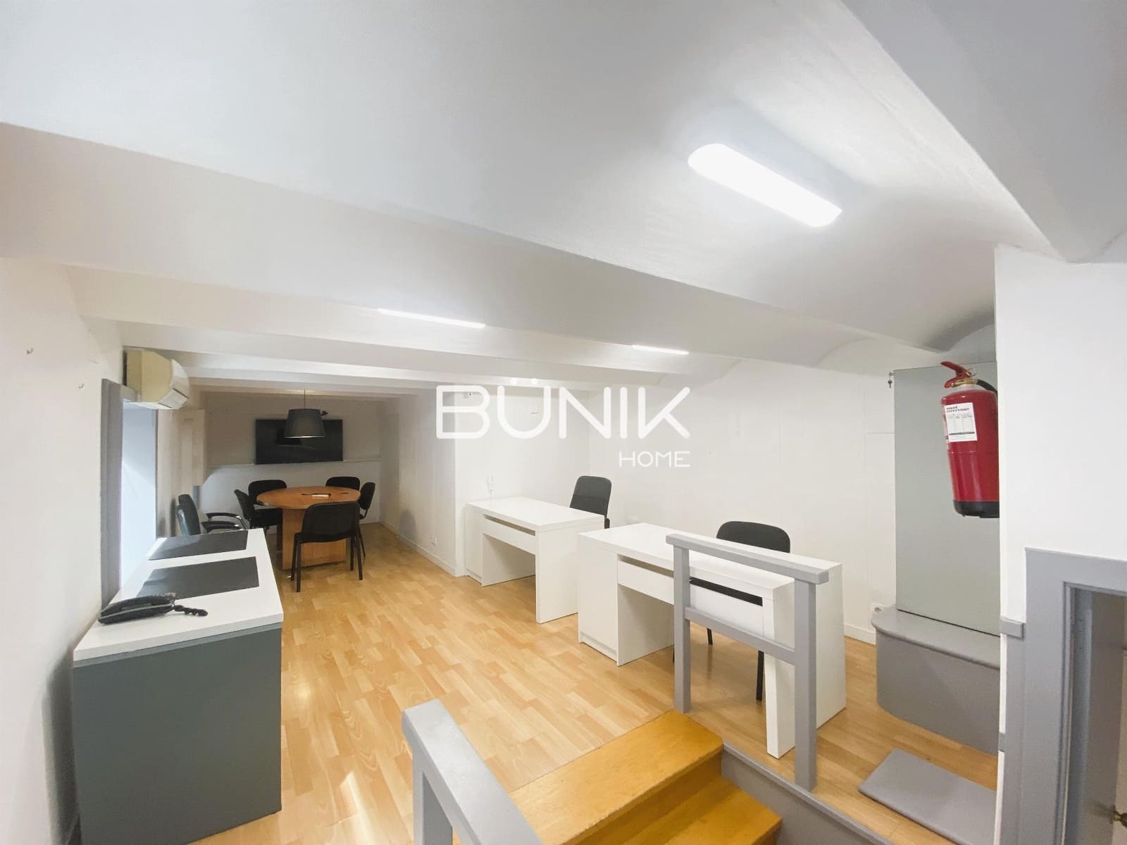 3 bedroom Commercial for rent in Barcelona city - € 1,400 (Ref: 9877580)